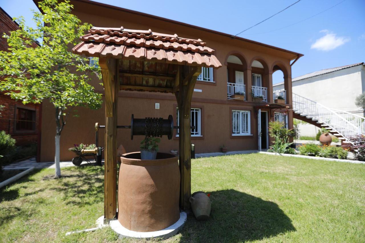 Casa De Khasia Zugdidi Exteriör bild