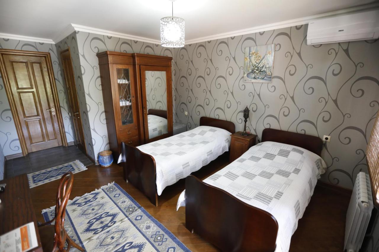 Casa De Khasia Zugdidi Exteriör bild