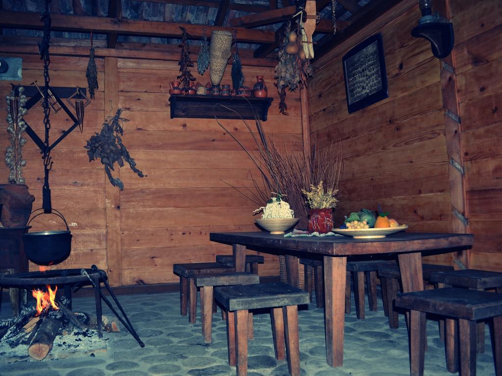Casa De Khasia Zugdidi Exteriör bild