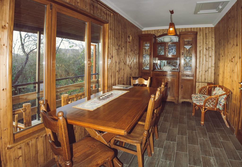 Casa De Khasia Zugdidi Exteriör bild