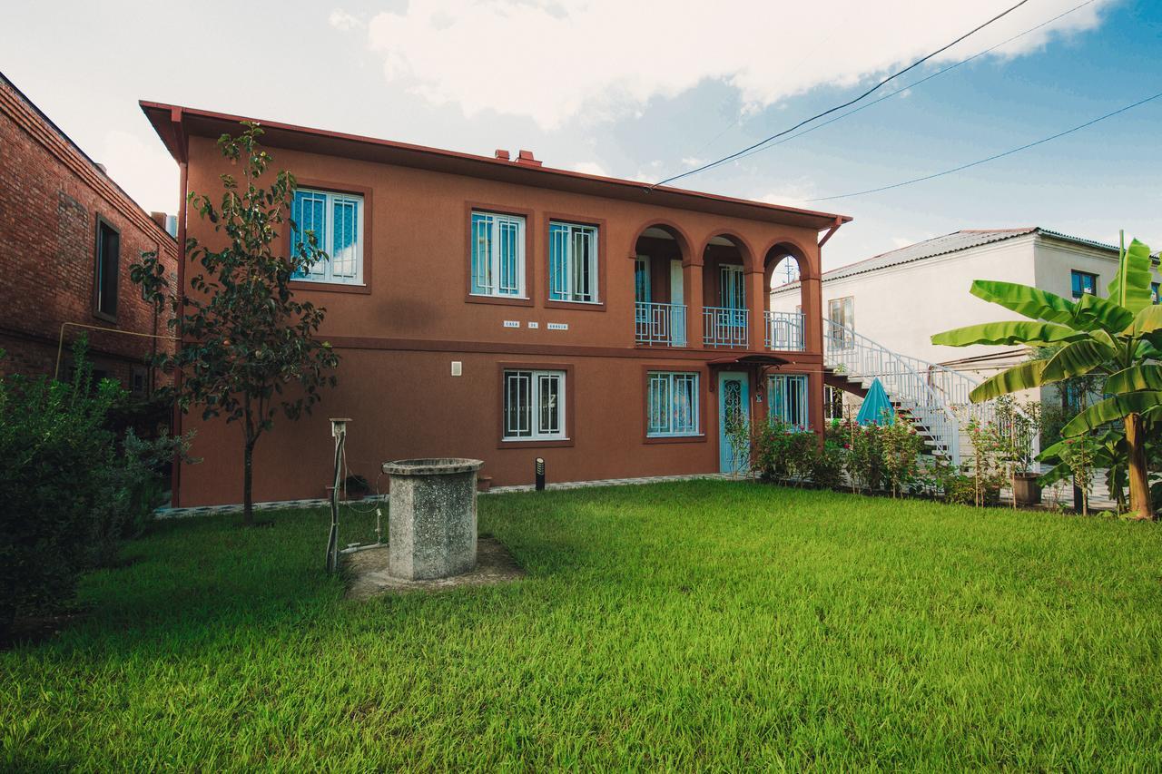 Casa De Khasia Zugdidi Exteriör bild